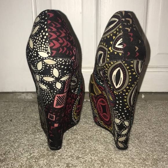 Colorful high heeled wedges - Picture 2 of 3